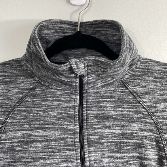 St. John’s Bay variegated gray half zip fleece with thumb holes & tunnel pocket - Picture 3 of 10